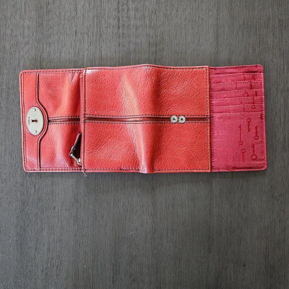 Fossil Soft Red Leather Tri-fold Wallet Silver Hardware Pebbled Coin - Picture 2 of 8